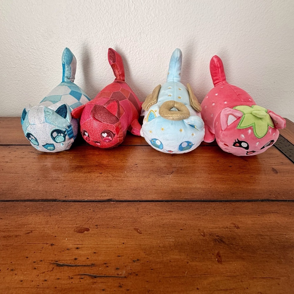 Aphmau Lot, Diamond, Strawberry , Angel, Ruby, EUC, Plush Cat